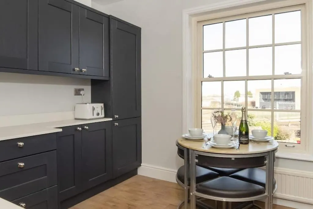 Station View Apartment 요크