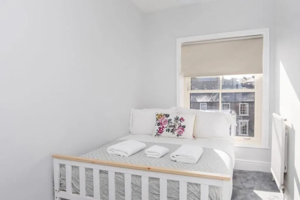 Station View Apartment 요크